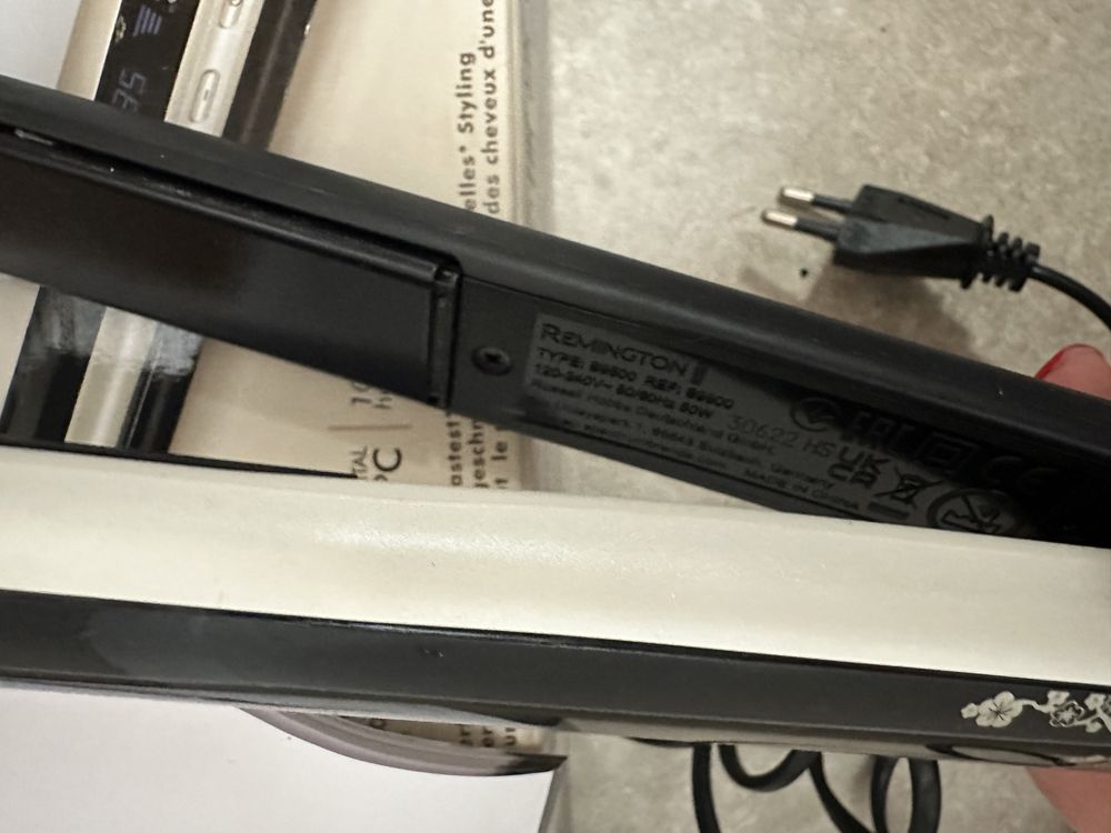 Placa de indreptat parul Remington S9500, 235 grade, LCD