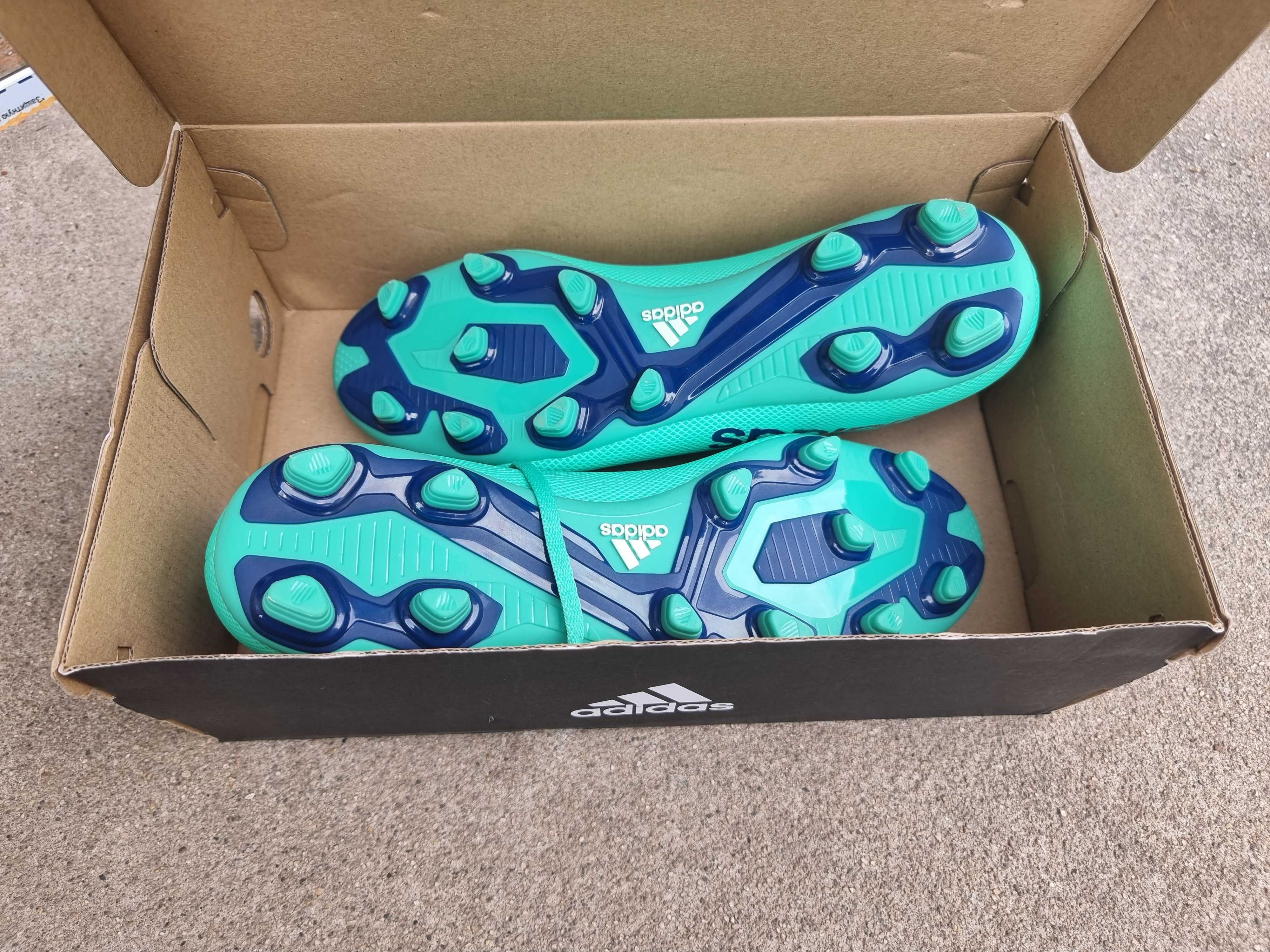 Чисто НОВИ бутонки adidas!!!Без следи от употреба!