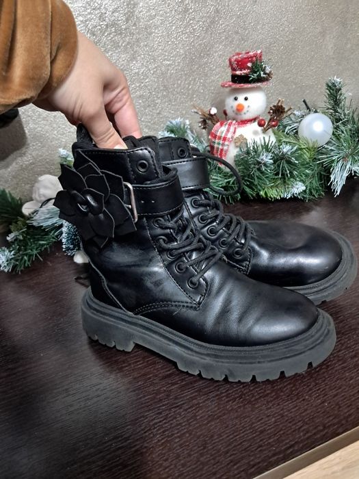 Vand papuci second-hand