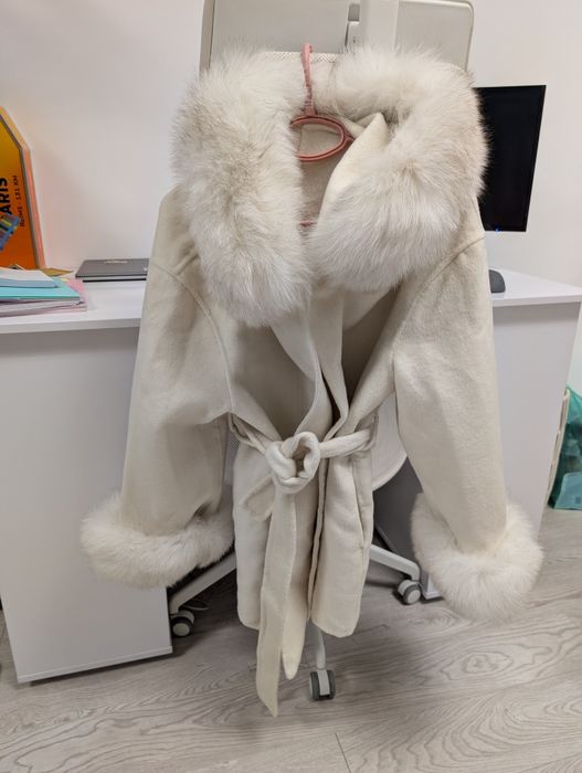 Palton din Lana cu gluga si blana vulpe