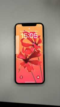 IPhone Xs в хорошем состоянии