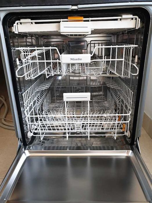 Miele - Auto Open - QuickPowerWash - Съдомиялна - Пълно Вграждане 60см