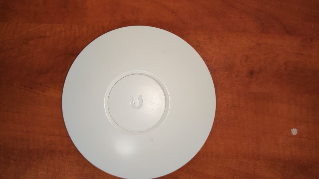 UniFi UBIQUITI NETWORKS UAP-LR Точка за достъп 6 броя

CE A

M/N: UAP-