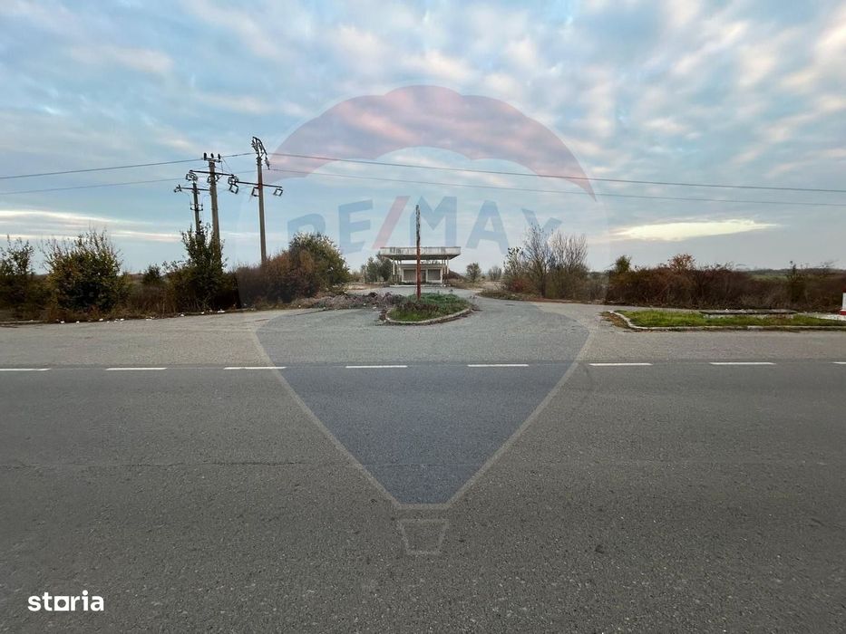 Teren Intravilan  20000 mp. plus cladire statie Peco