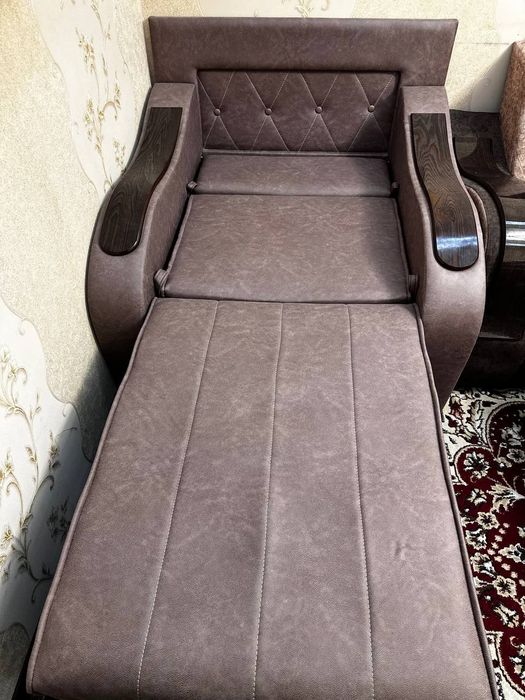 Продаеться срочно диван.