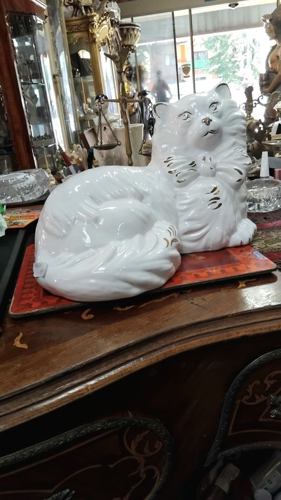 Уникална  статуетка на коте!