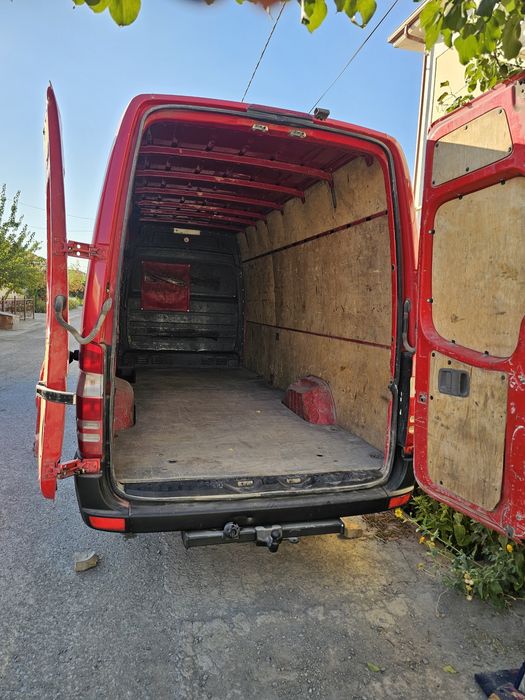 Mercedes sprinter Max zudlik bilan sotiladi.