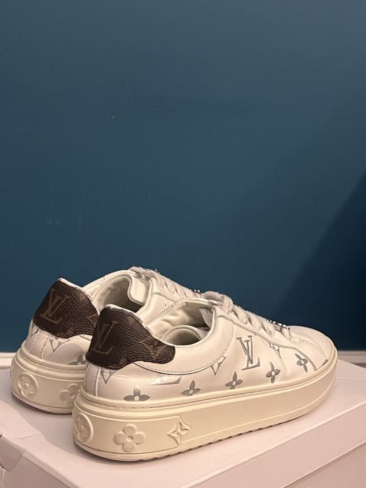 Louis Vuitton Time Out Sneakers 39