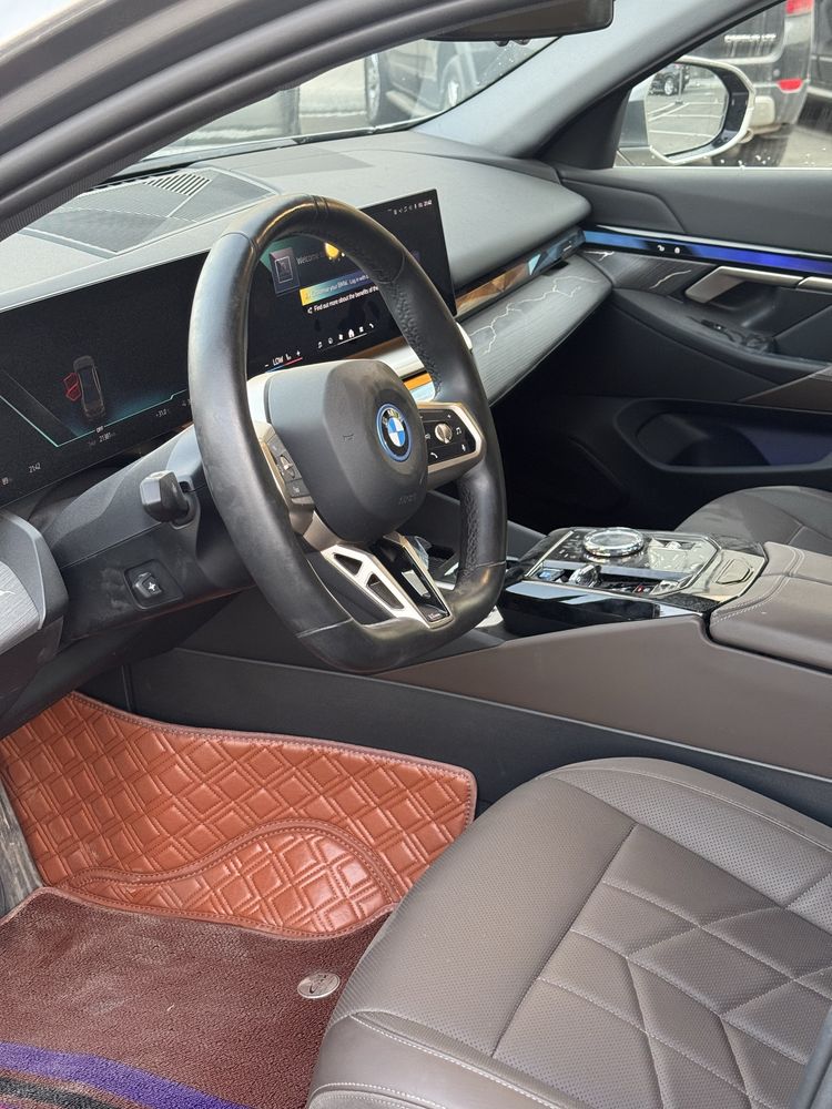 Bmw I5 35L 2024 21min Xitoyda haydalgan kraska tozza