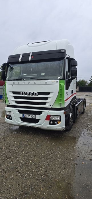 2 iveco stralis si semiremorca prelata