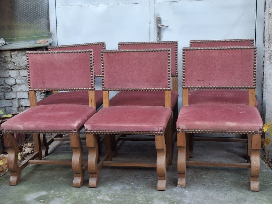 Шест  стола за хранене