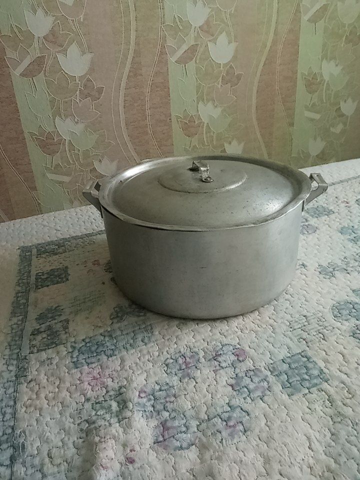 Кастрюля алюминиевая
