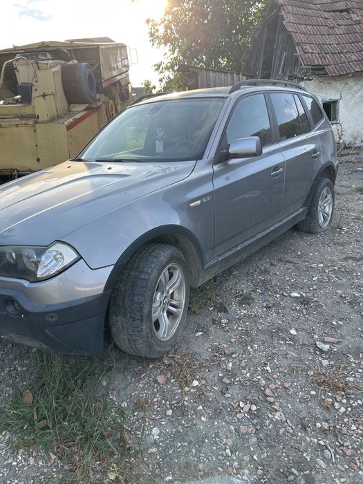 Vînd bmw x3 pentru dezmembrări