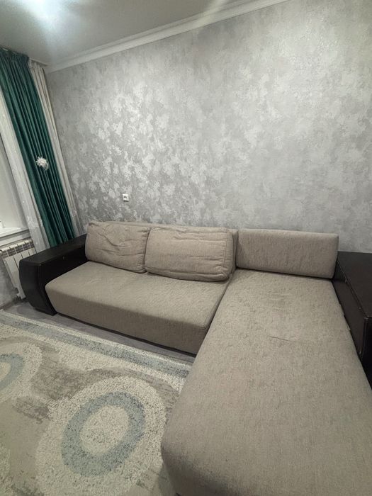 Продам диван срочно связи переездом