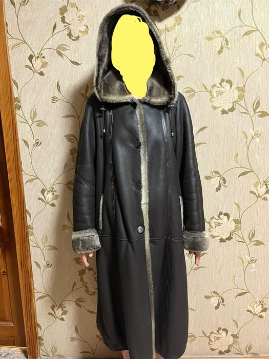 Продам женскую дубленку  с капюшоном, натуральная кожа  и мех