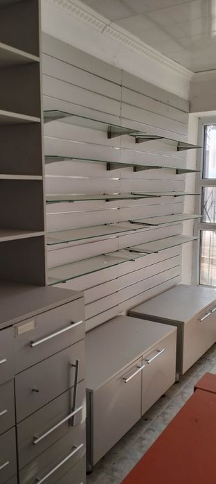 Продается мебель для аптеки