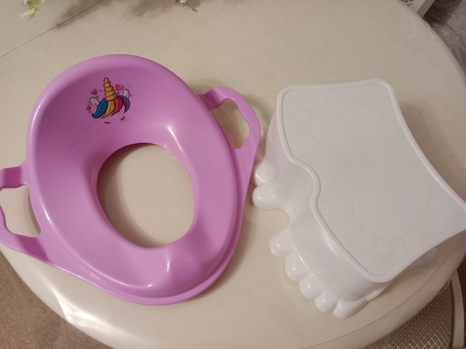 Стульчик и сиденье на унитаз
