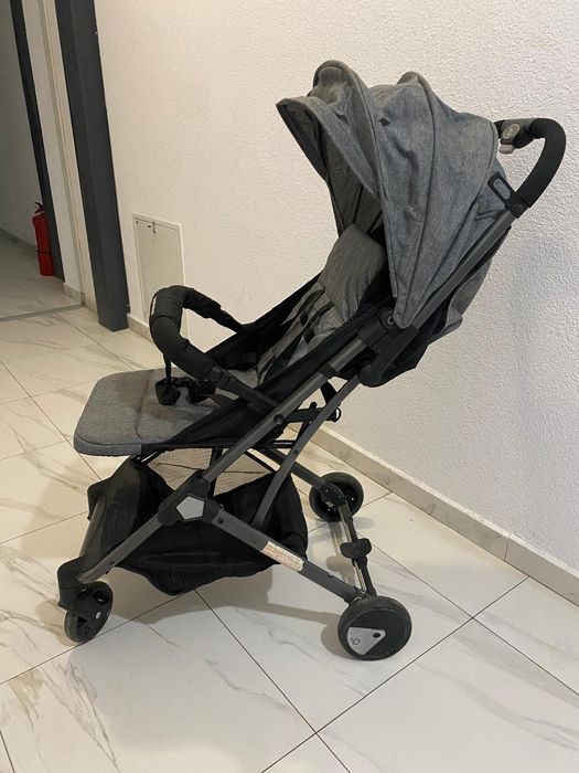 Carucior sport ,potrivit pentru vacante si avion