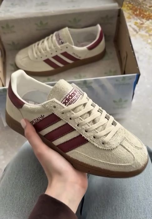 Дамски обувки Adidas Handball Spezial Off White Collegiate Burgundy