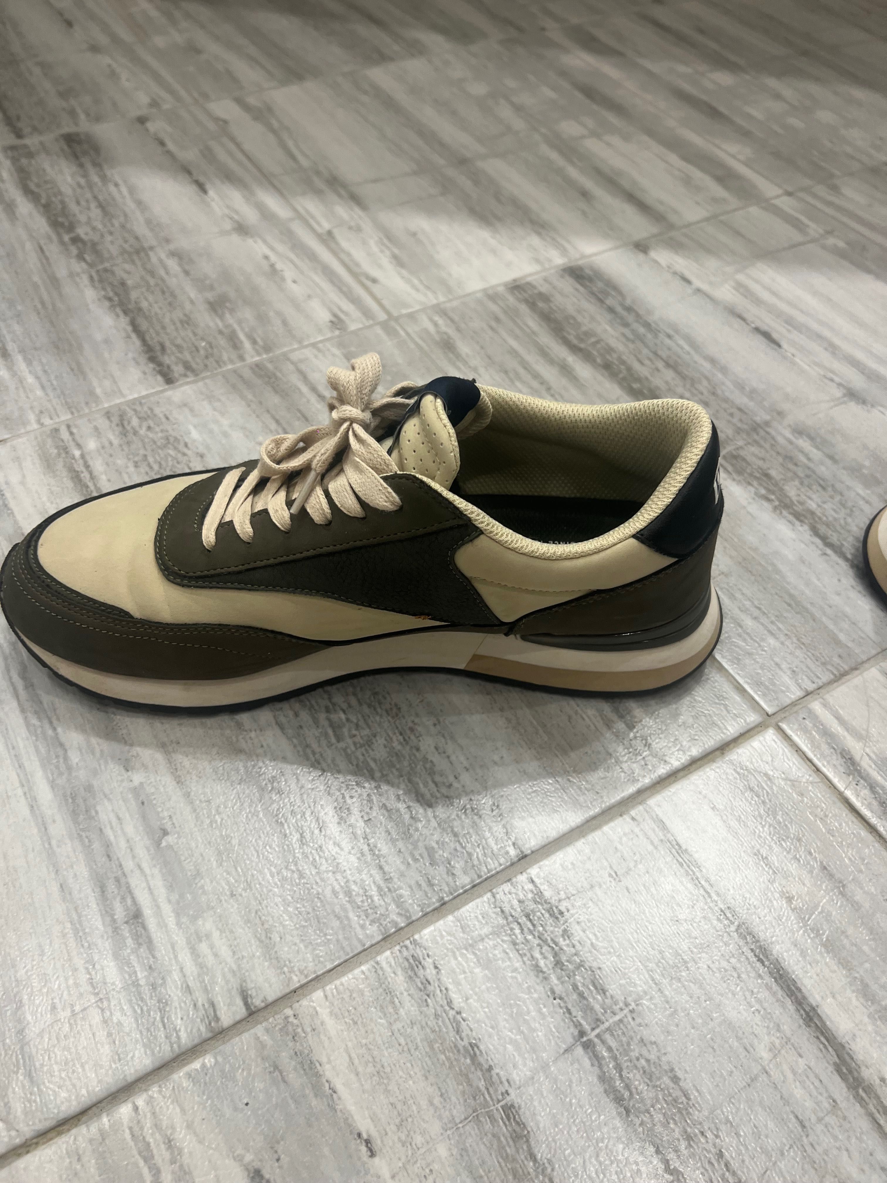 Маратонки    GAP