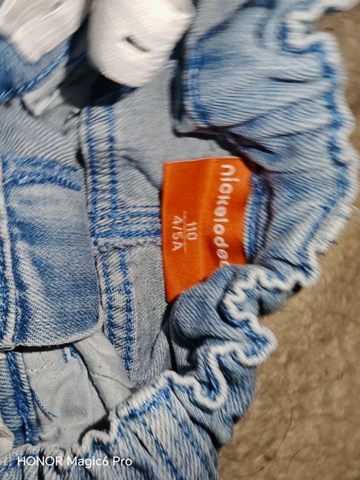 Детски дънки за момиче