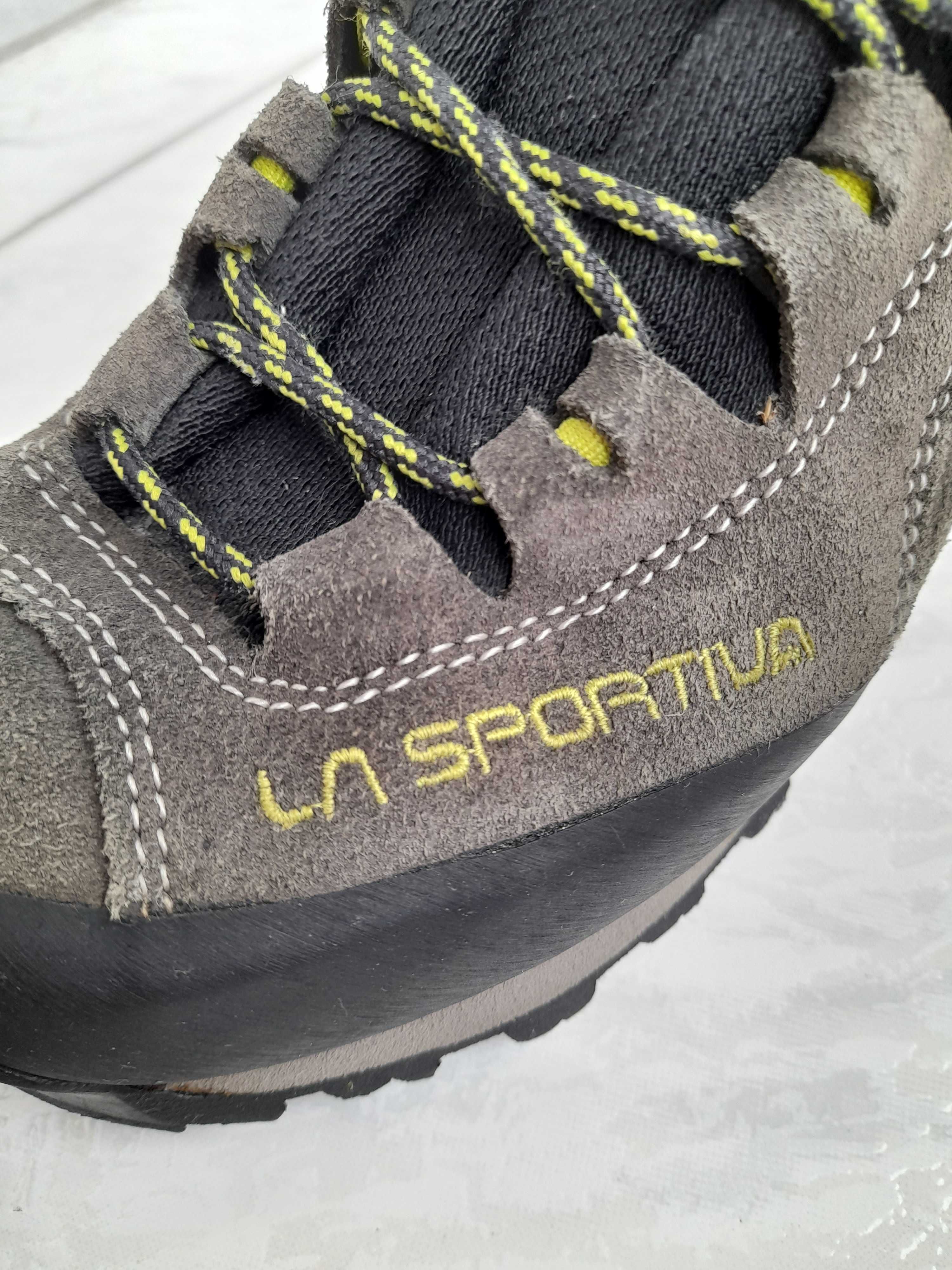 Обувки за трекинг La Sportiva