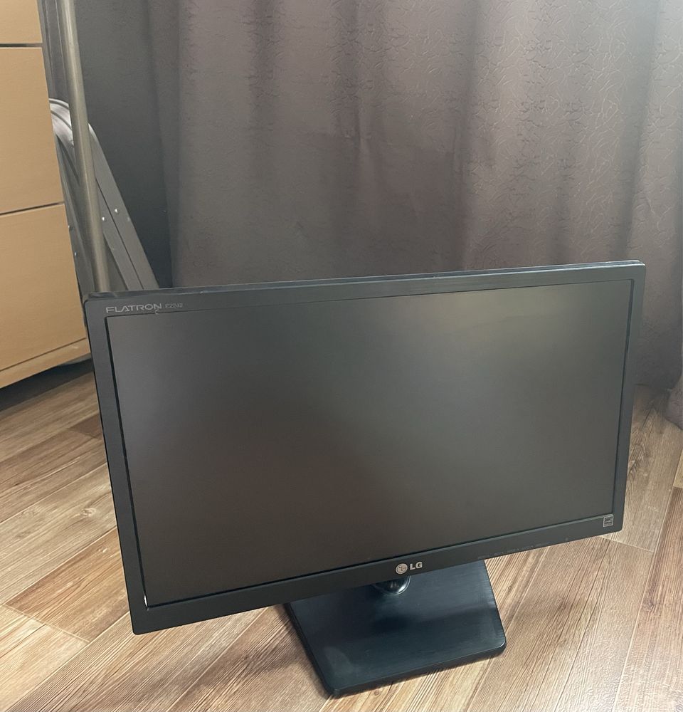 Продам монитор LG FLATRON E2242
