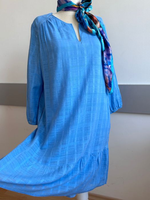 Marie Mero нжна рокя в морско синьо