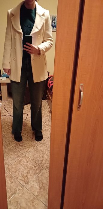 Palton crem,42, L-Xl, calduros , elegantt