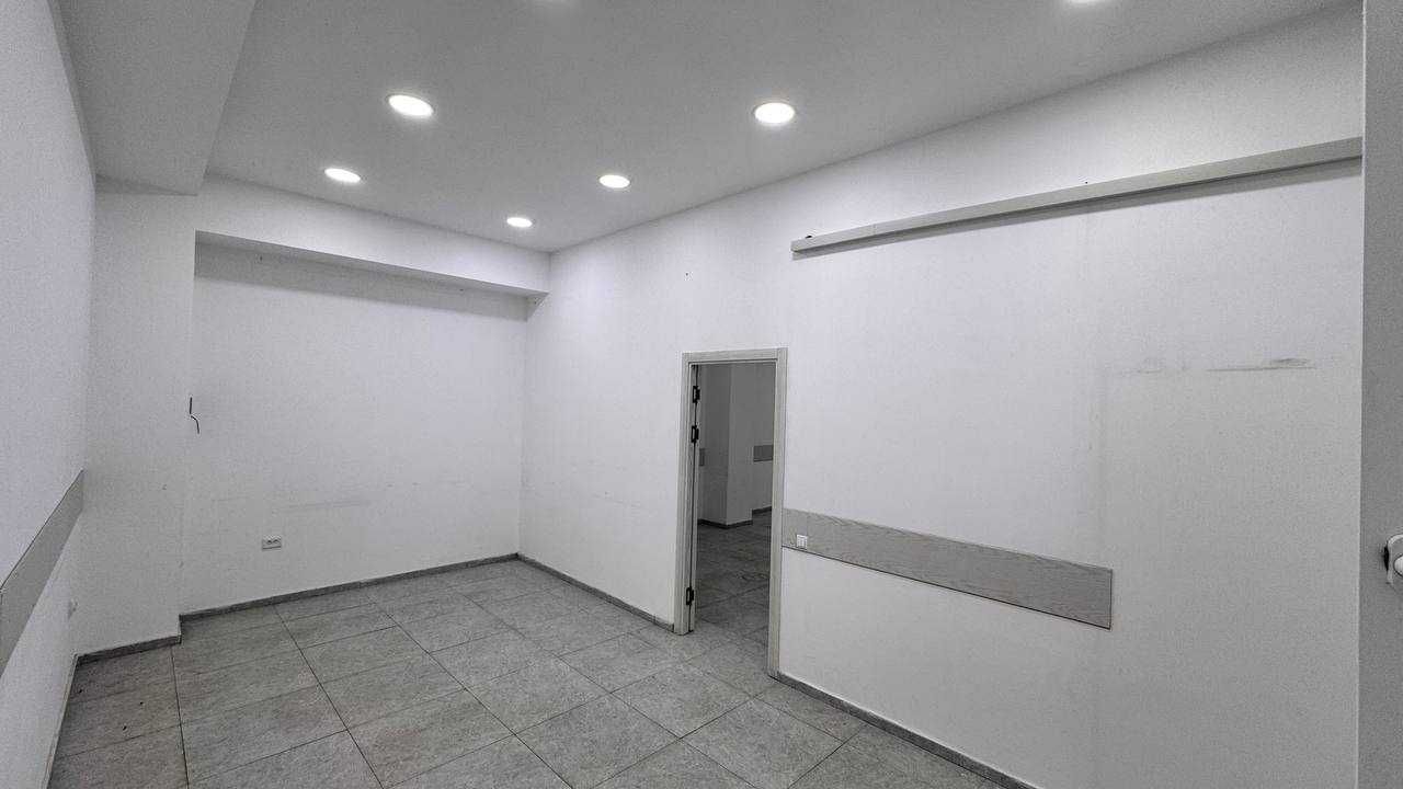 ул.Фаргона Йули УзБУМ 3-этаж 84 м² 2-линия ремонт парковка