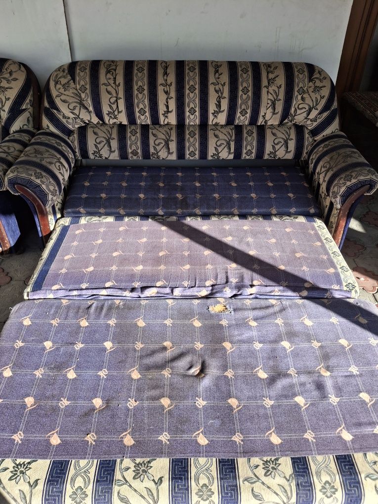 Продам диван с креслом
