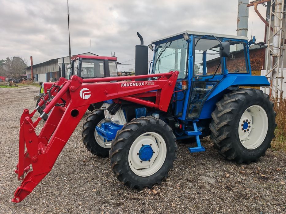Tractor Ford 4610 cu încărcător frontal faucheux