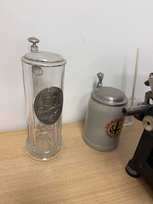 Стара халба за бира с капак