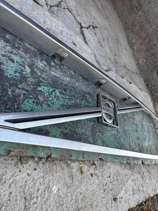 Volvo FH решетка молдинг