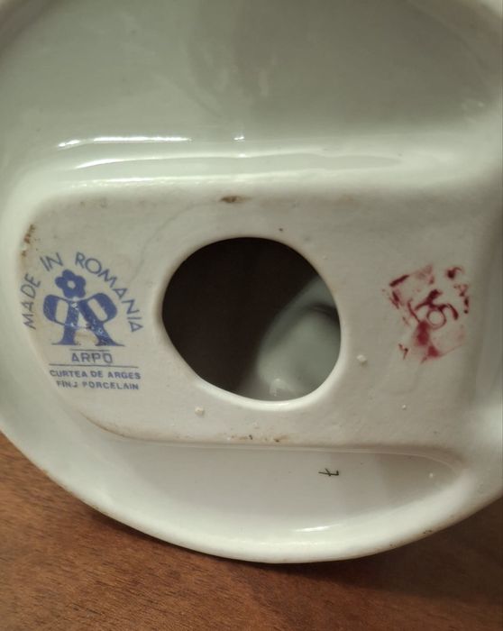 Statueta - Art Deco - Portelan - Arpo - Curtea de Arges