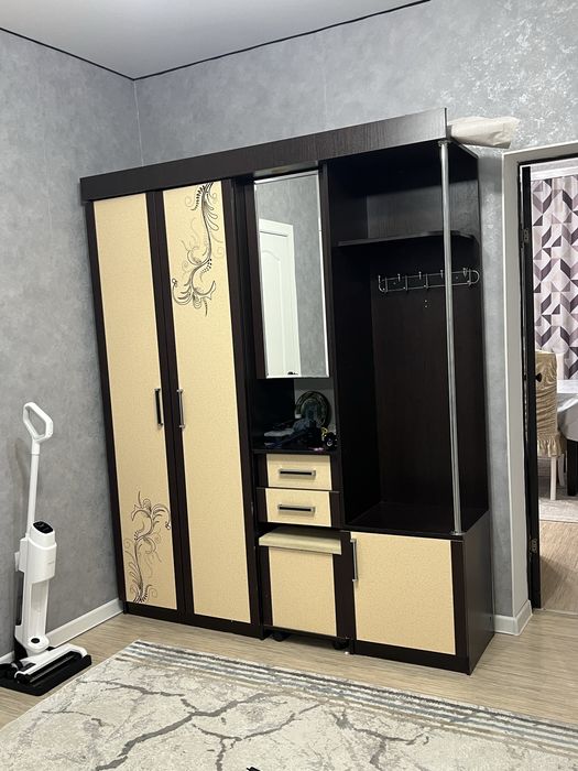 Продам шкаф  на половину разобранный