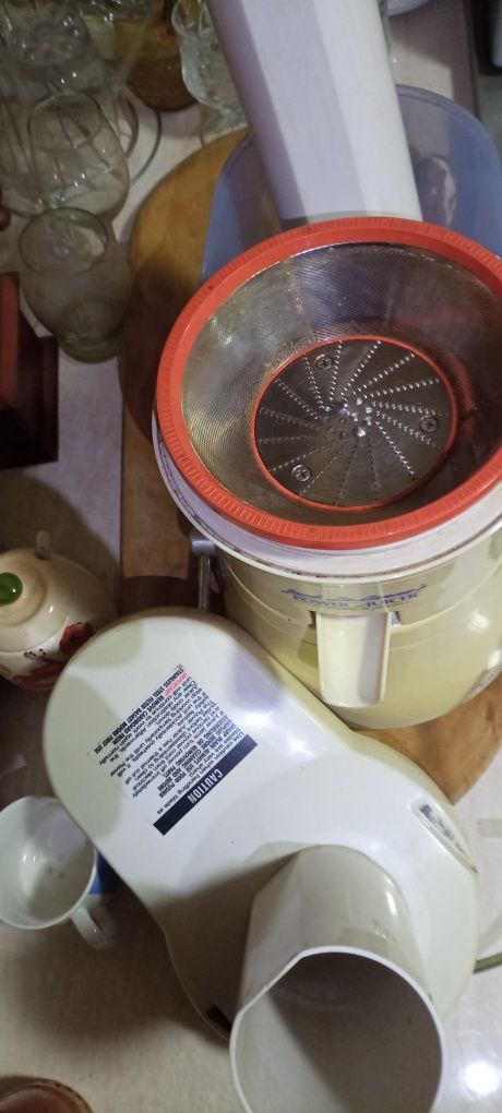Storcător de fructe și legume