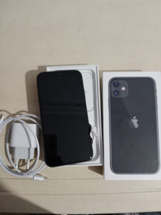 iPhone 11 В отличном состаяни АКБ 76% каробка зарядка