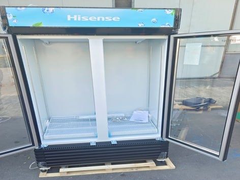 Витринный холодильник HISENSE  2024