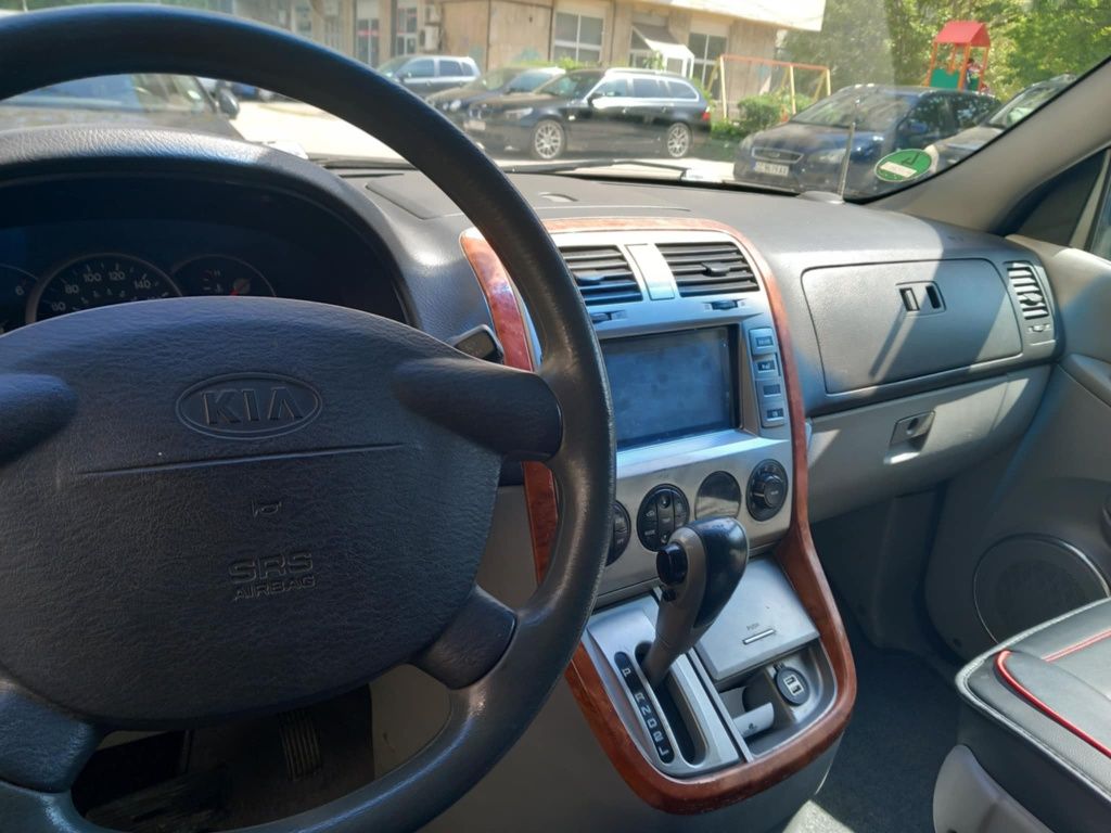 Kia Carnival 2.9i