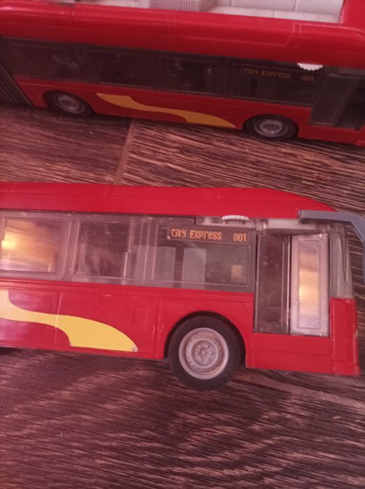 Децки играчки за момчета  автобуси