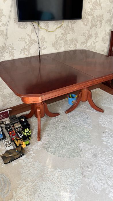 Продам стол  раскладной на 2,4 на метр