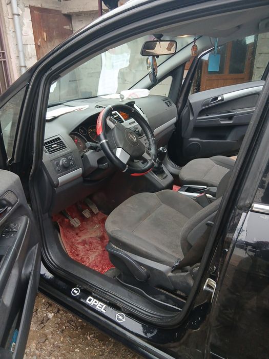 Opel Zafira, 17cti. an fabricatiei 2009 euro5 clima, încălzire în sc.