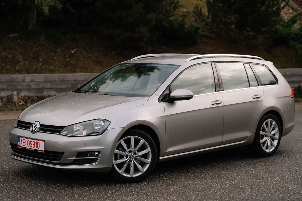 Volkswagen Golf VII 1.6 TDI Highline BlueMotion Tech Variant