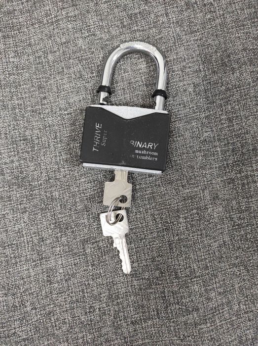 Замок рабочий среднего размера