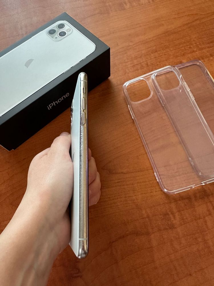 iPhone 11 Pro Max, Silver, Neverlocked