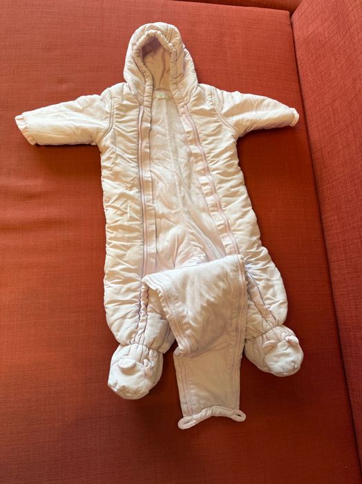 Бебешки космонавт Benetton baby, размер 6-9 месеца и бебешки ръкавици