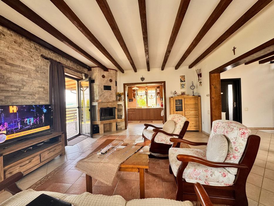 Casa individuala cu acces privat + teren 500 mp