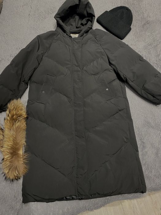 Продам зимниюю удлиненную куртку.