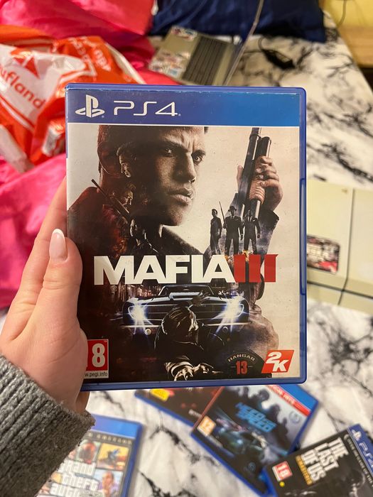 Плейстейшън 4 + 4 игри